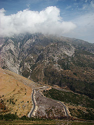 vjezd do Llogarskho prsmyku